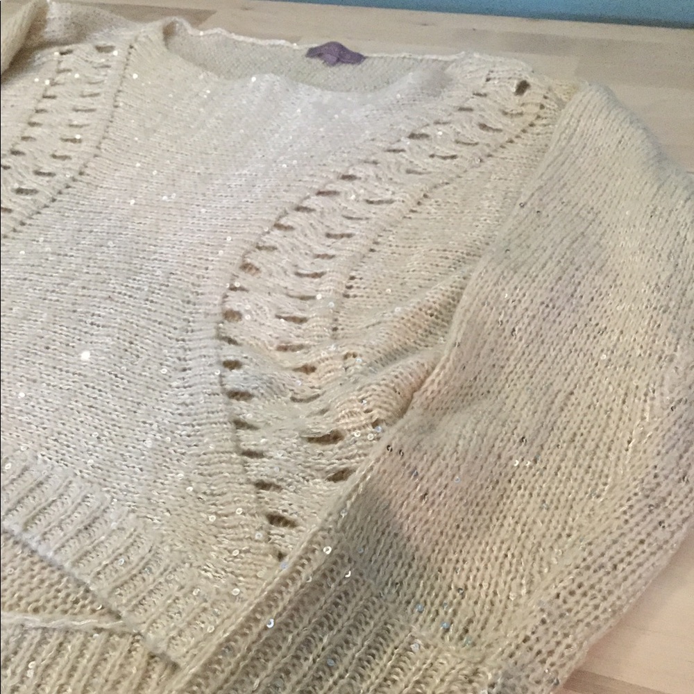 Sweater - Picture 4 of 4
